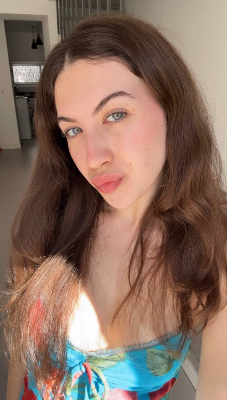 Nude girl Amber in Anqing