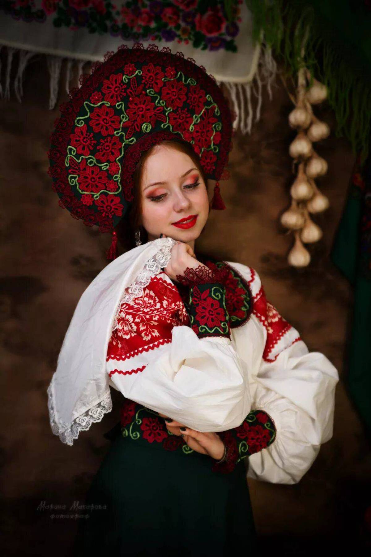 Women in Slavic costumes underwear in Anqing