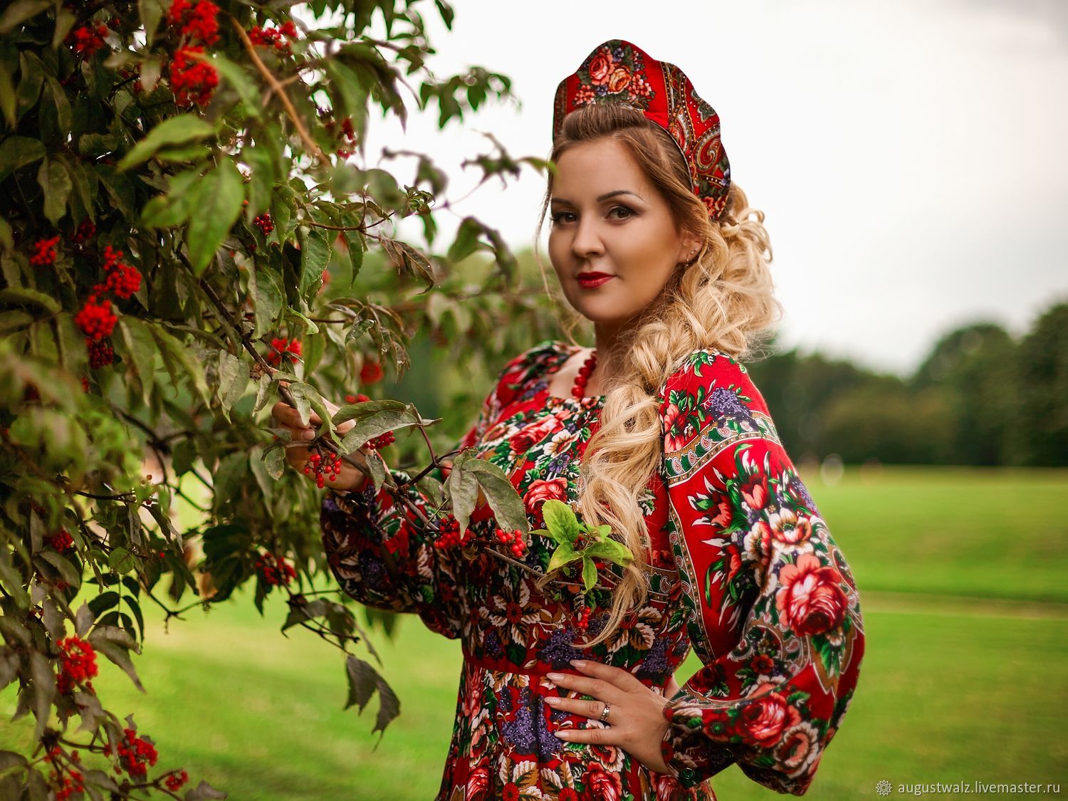 Women in Slavic costumes in Anqing