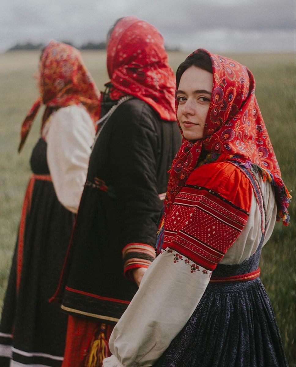 Women in Slavic costumes in Anqing