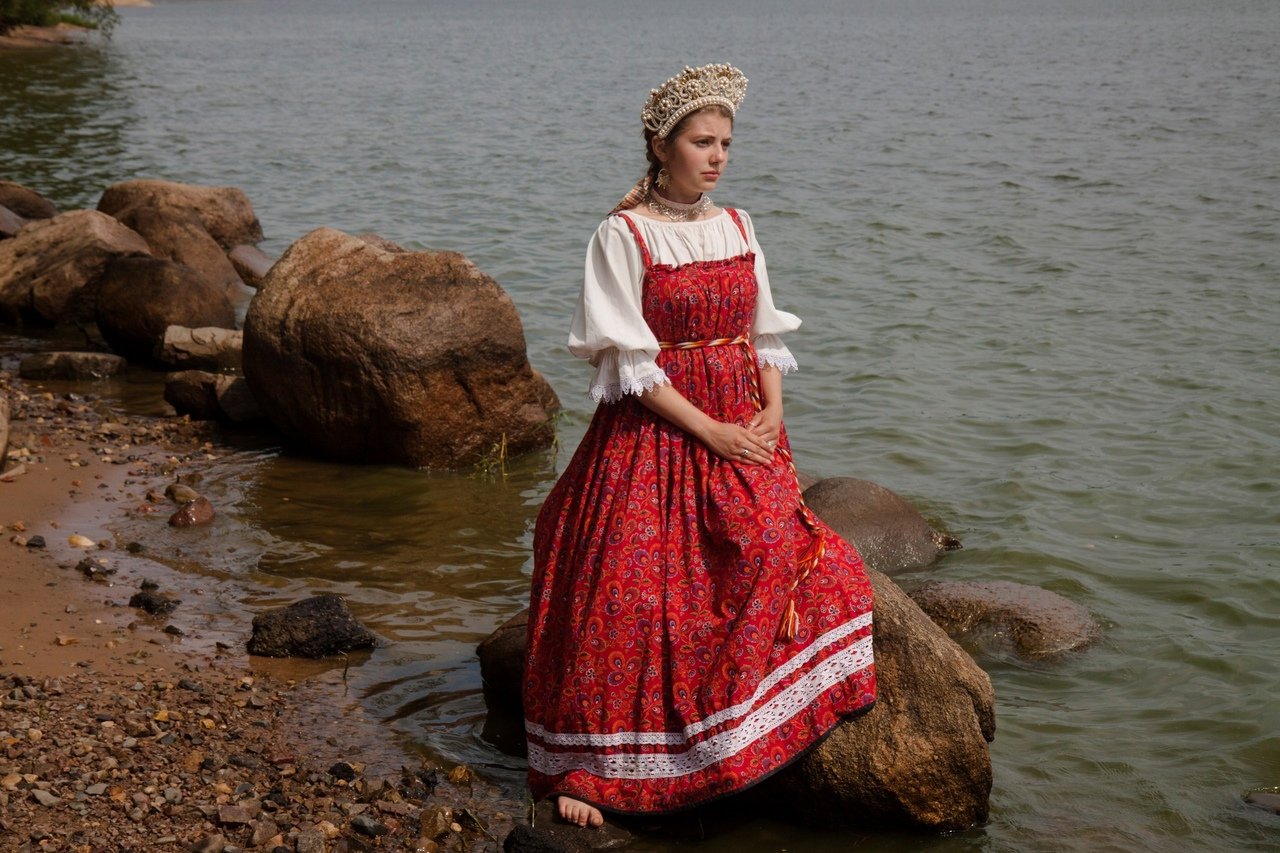 Women in Slavic costumes in Anqing