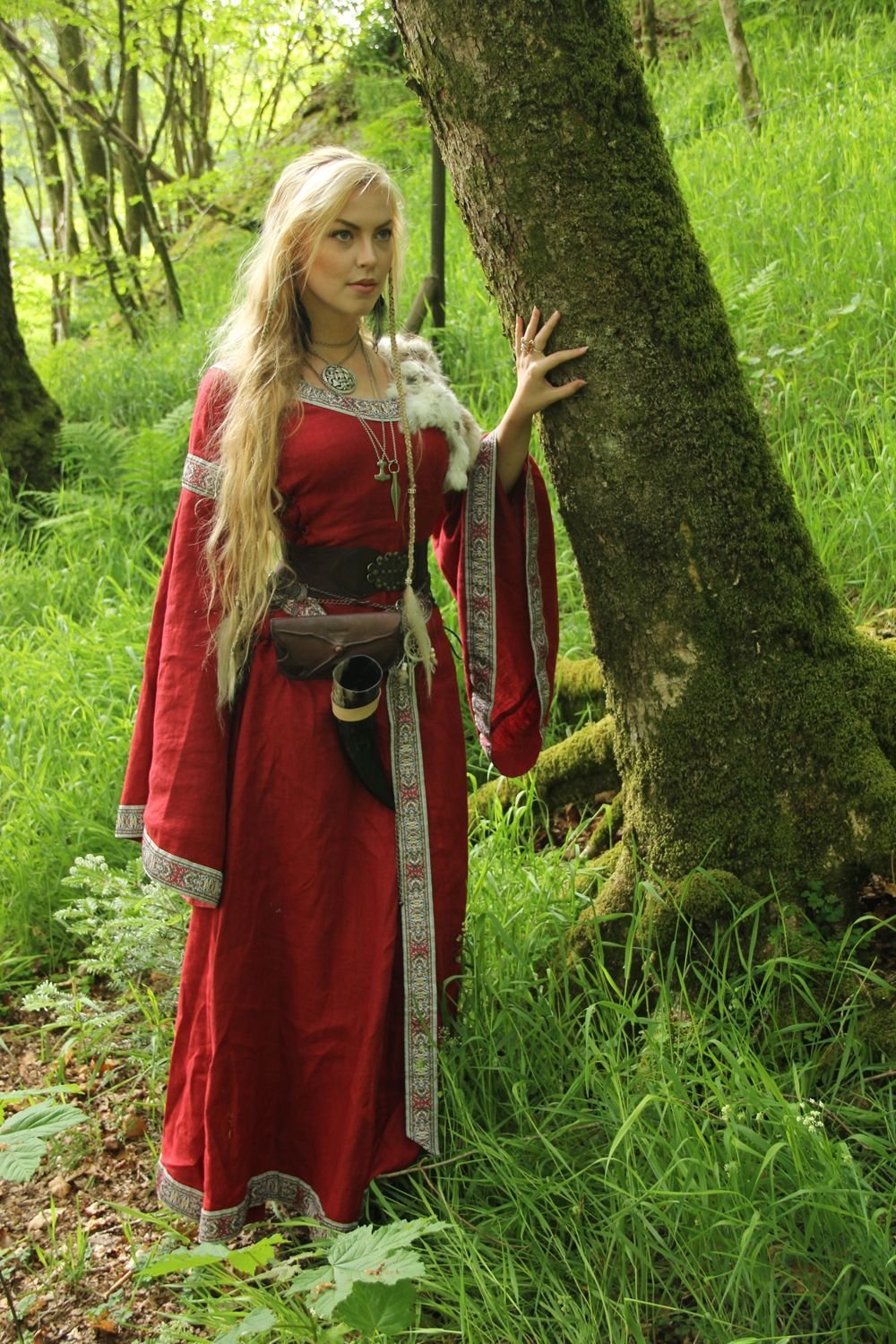 Women in Slavic costumes in Anqing