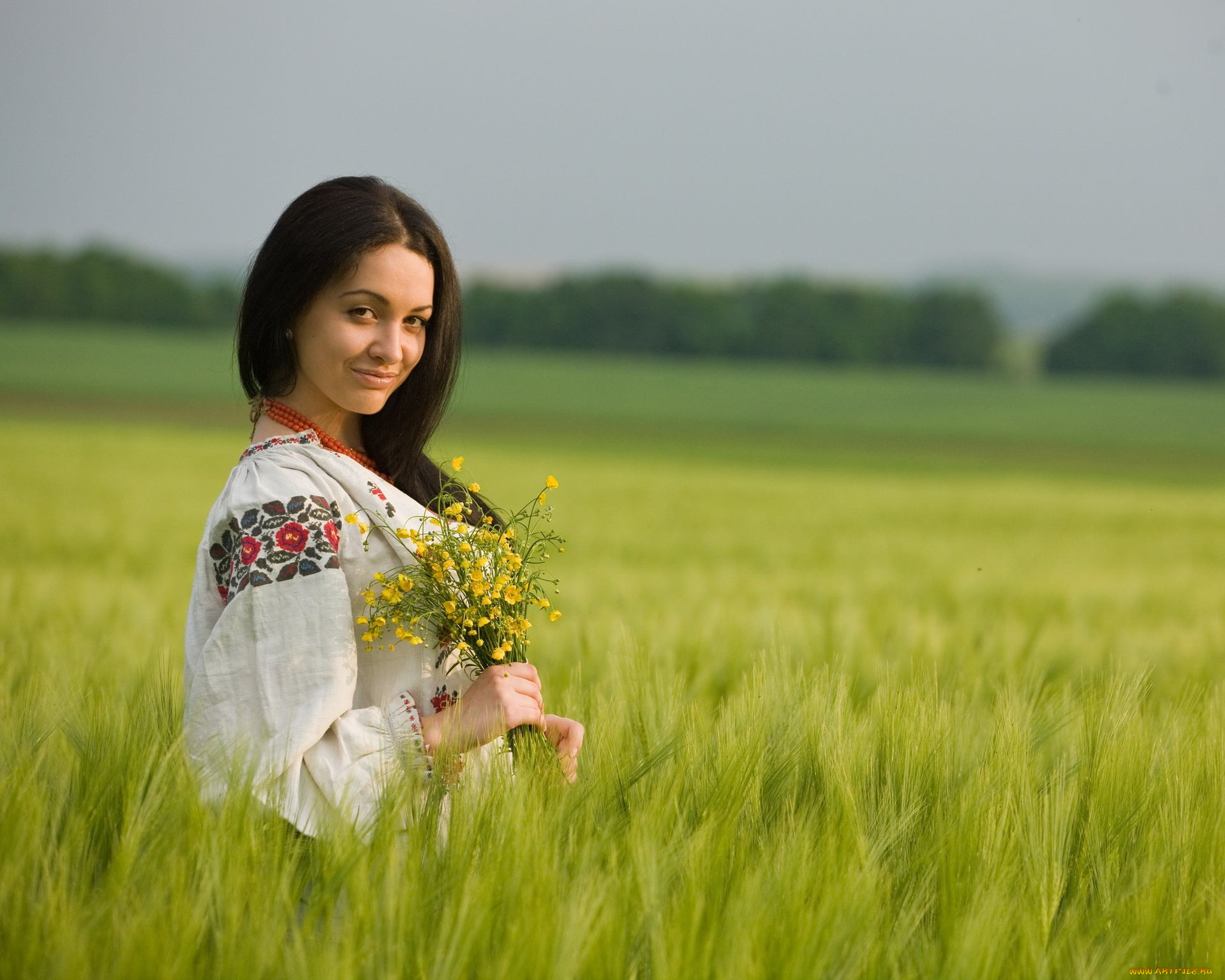 Women in Slavic costumes in Anqing