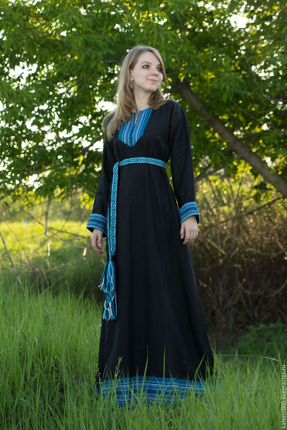 Women in Slavic costumes in Anqing