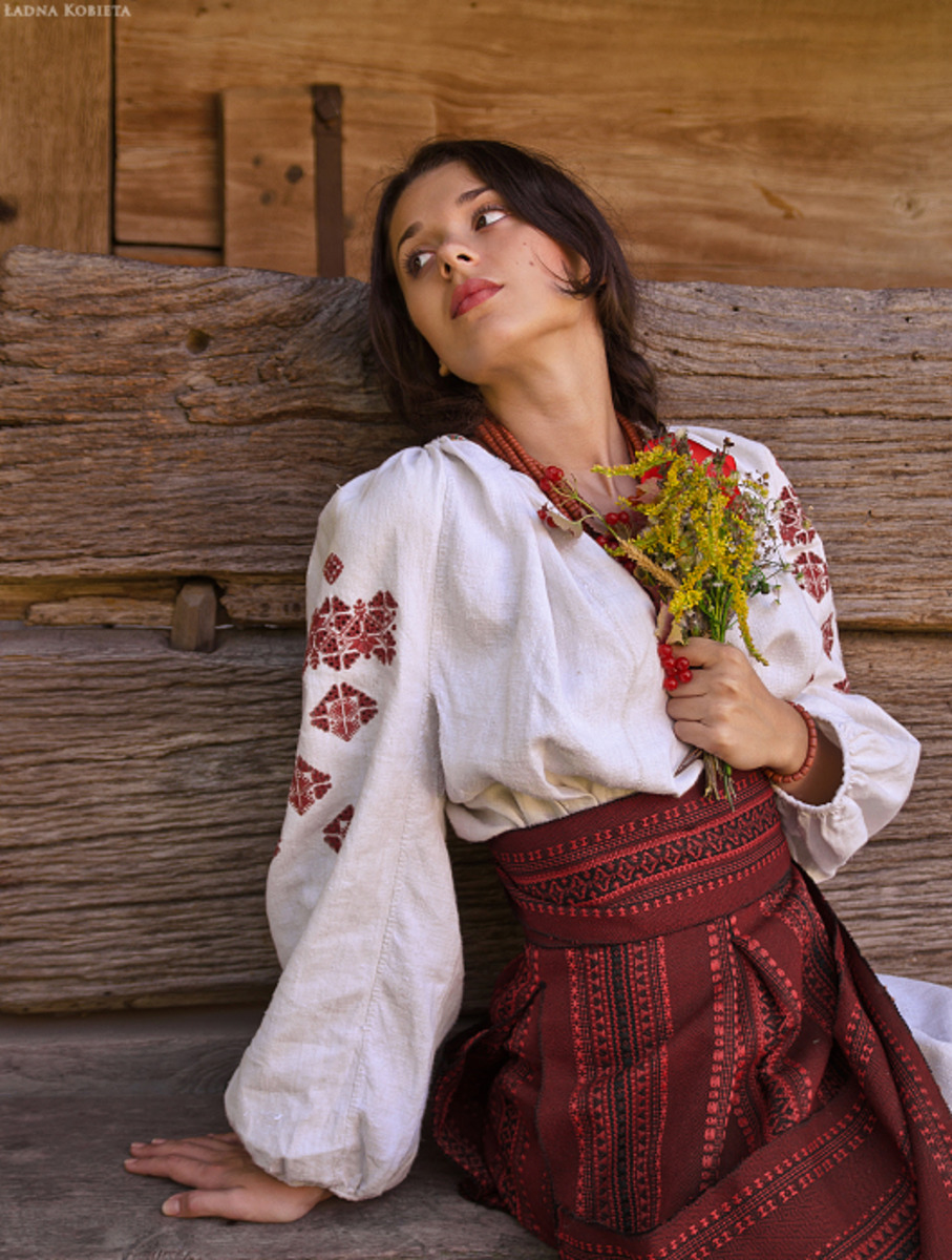 Girls in Slavic costumes in Anqing