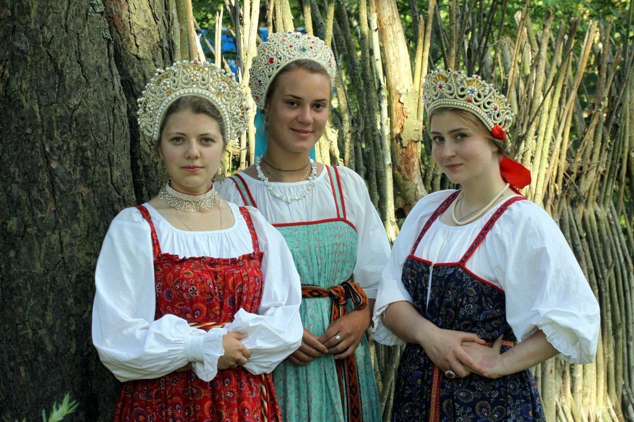 Sexy model Girls in Slavic costumes in Anqing
