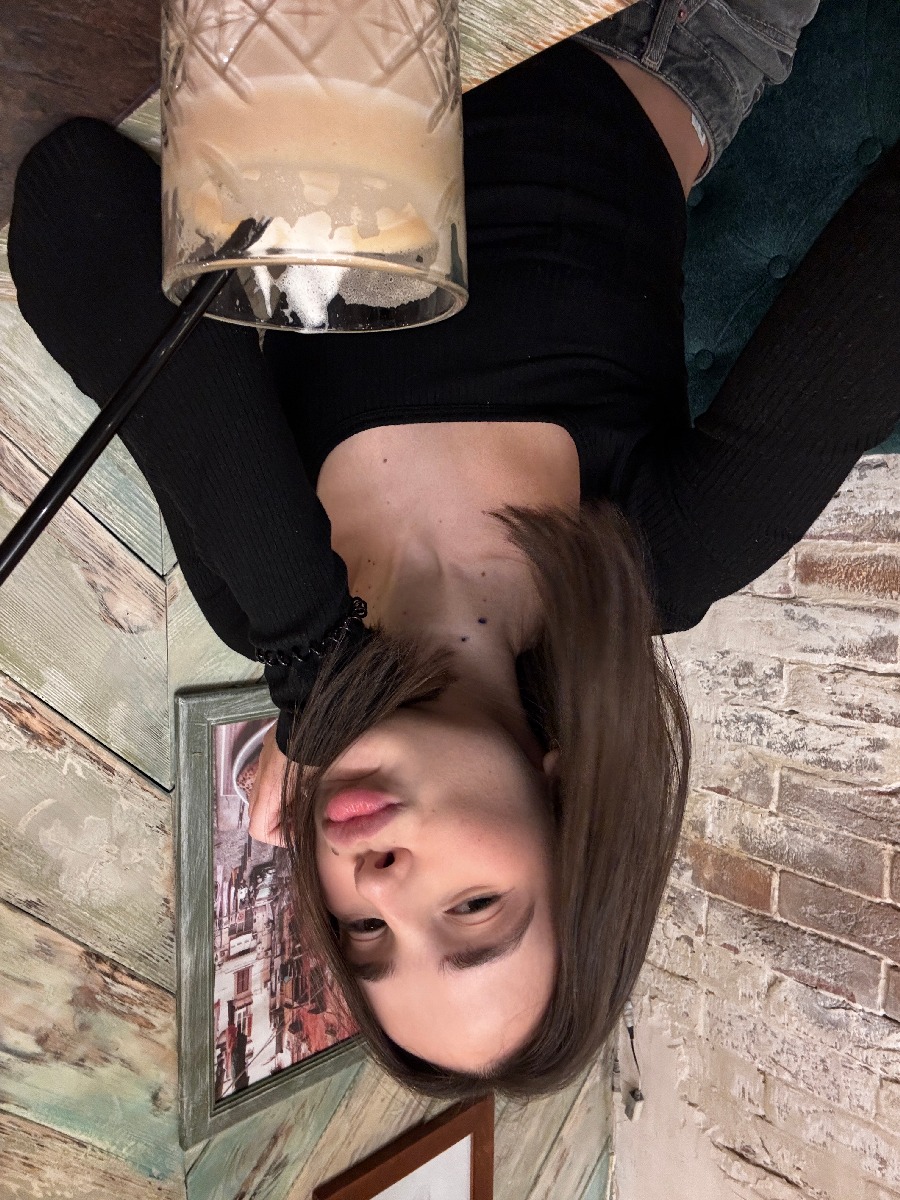 Fresh photos, fresh mood — Tina online in Anqing